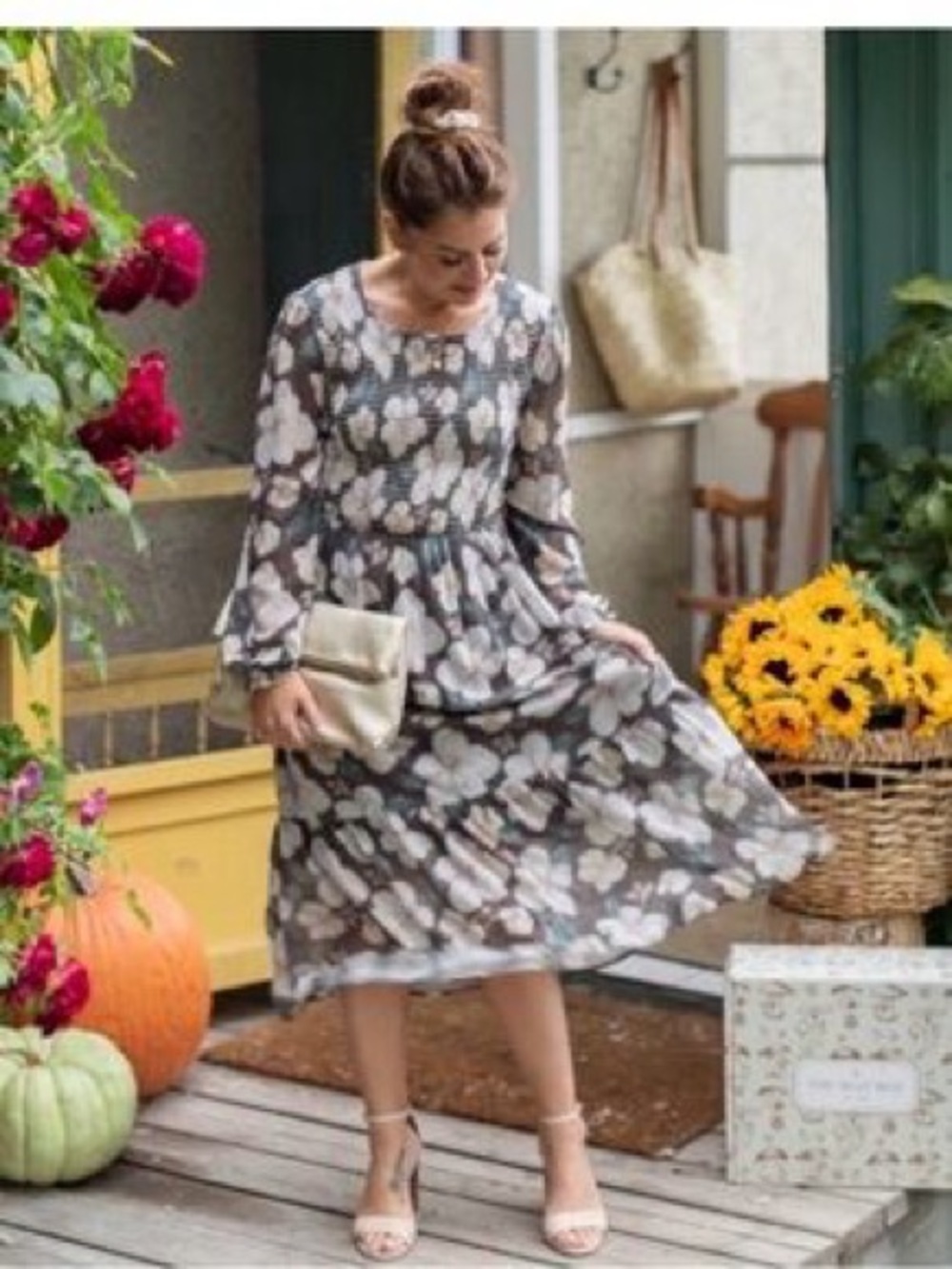 2/$20 Mad About Style Jilly Box
Grace Floral Smocked Midi Dress As Is